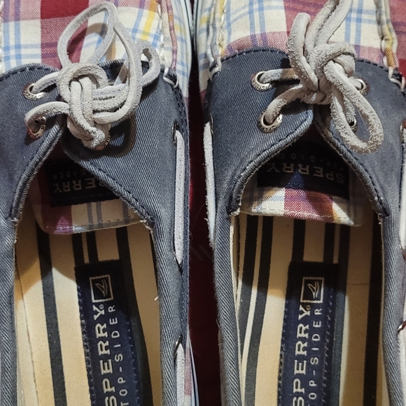 Shoes - Picture 2 of 5